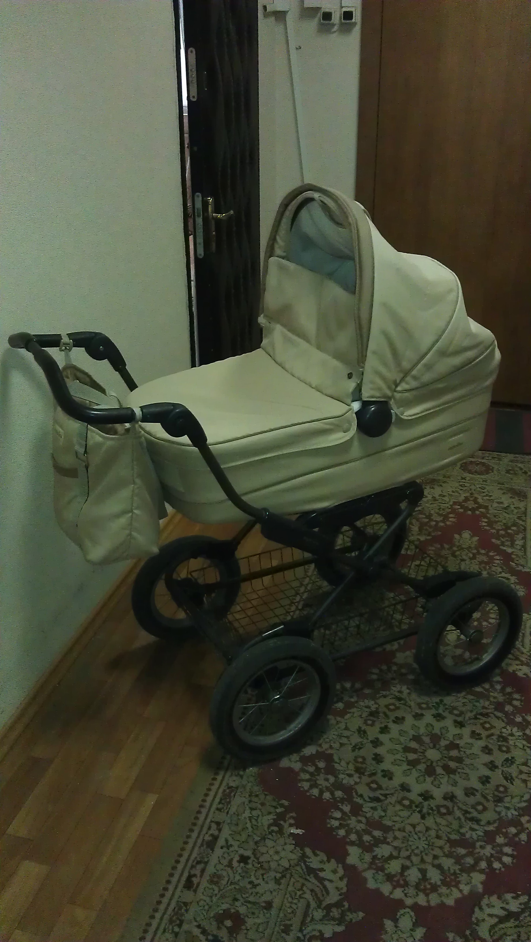 продам коляску Inglesina Sofia продам коляску Inglesina Sofia